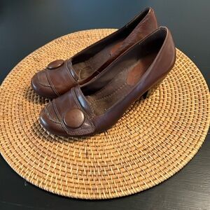 Super cute BareTraps heels